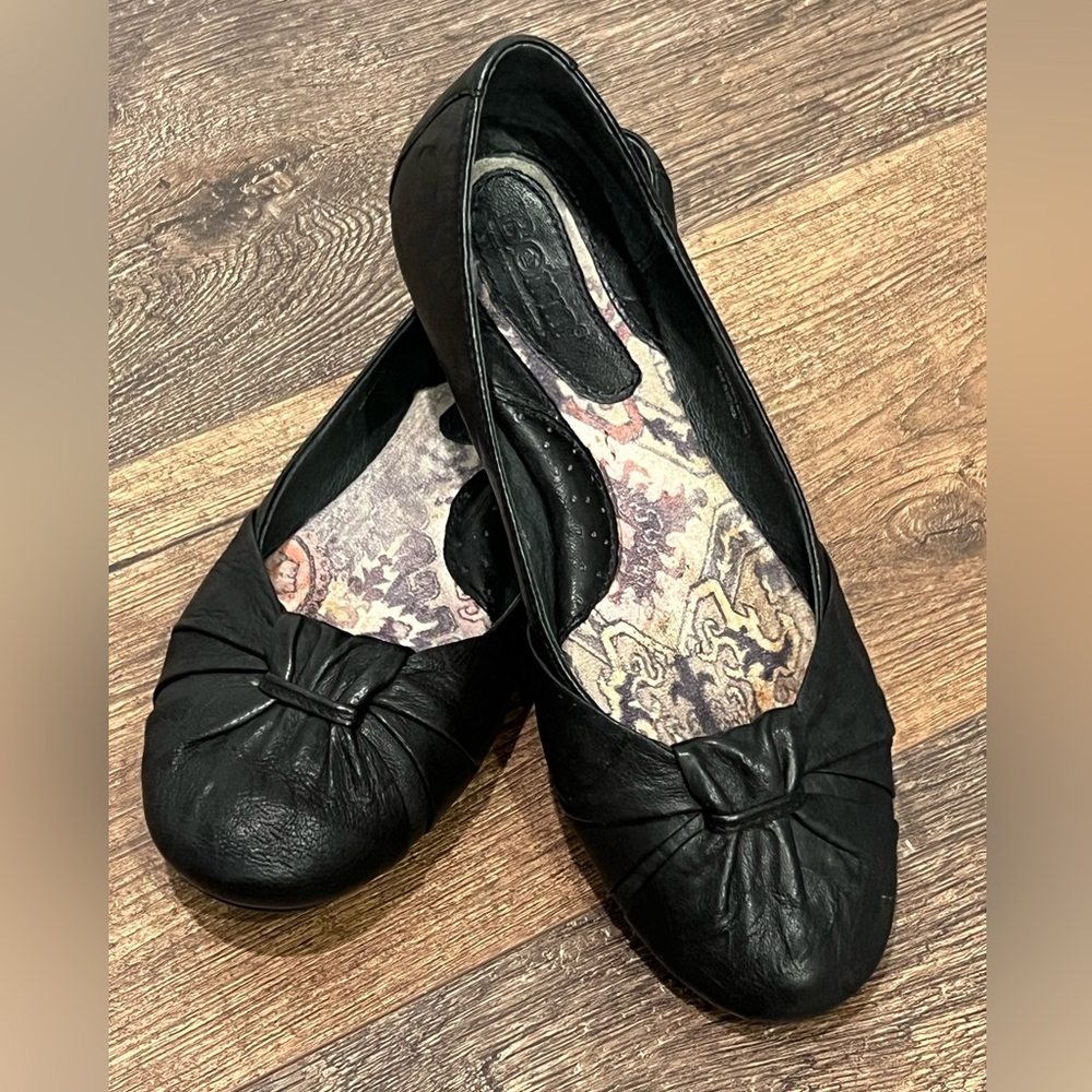 Born Black Leather Ballet Flats - Size 6.5